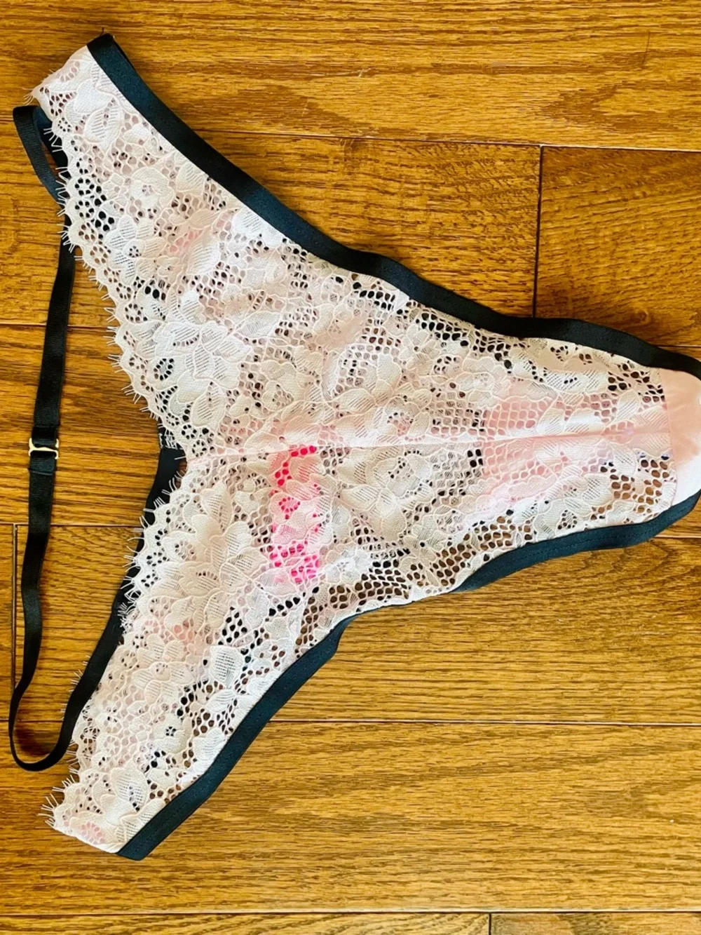 La SENZA Pink Lace Bralette and Thong Set with Black Trim - Picture 2 of 3